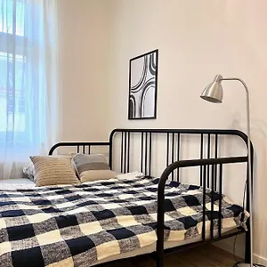 Quiet Close To Center Apartamento Praga